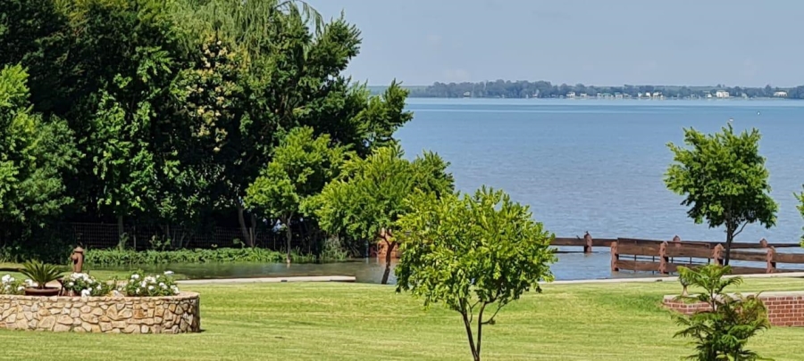 4 Bedroom Property for Sale in Oranjeville Free State